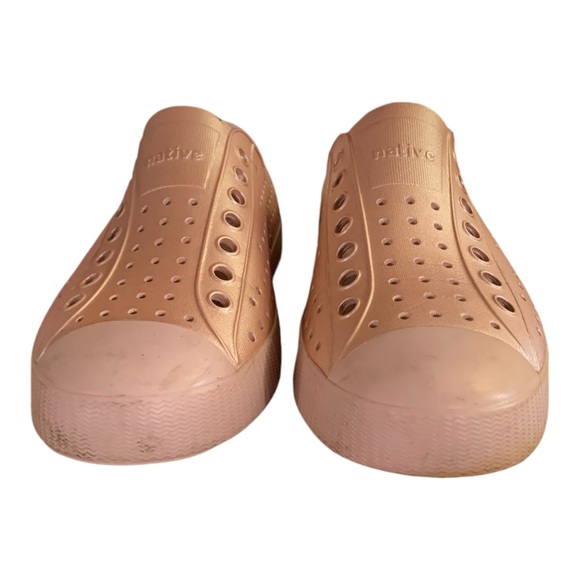 Unisex NATIVE Jefferson Metallic Malta Pink Shoes Size Men 6 Women 8 - Picture 7 of 11